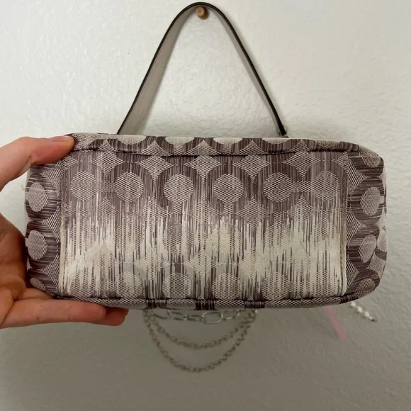 Coach Beige and Pink Shoulder Bag with Chain Detail - Picture 8 of 16